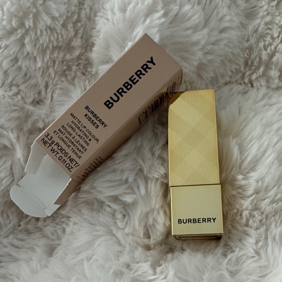 Burberry Kisses Matte Lip Colour - Matte Rose Crush NIB - Picture 4 of 6
